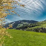 Gastehaus Huber Homestay *