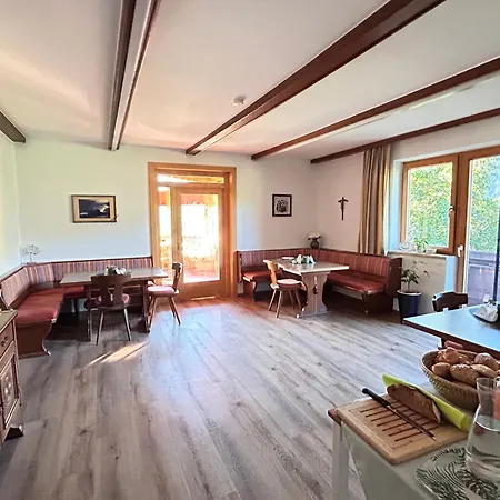 Homestay Gastehaus Huber Schladming